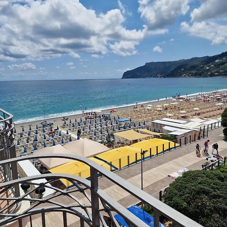Hotel Miramare Spotorno Eksteriør bilde