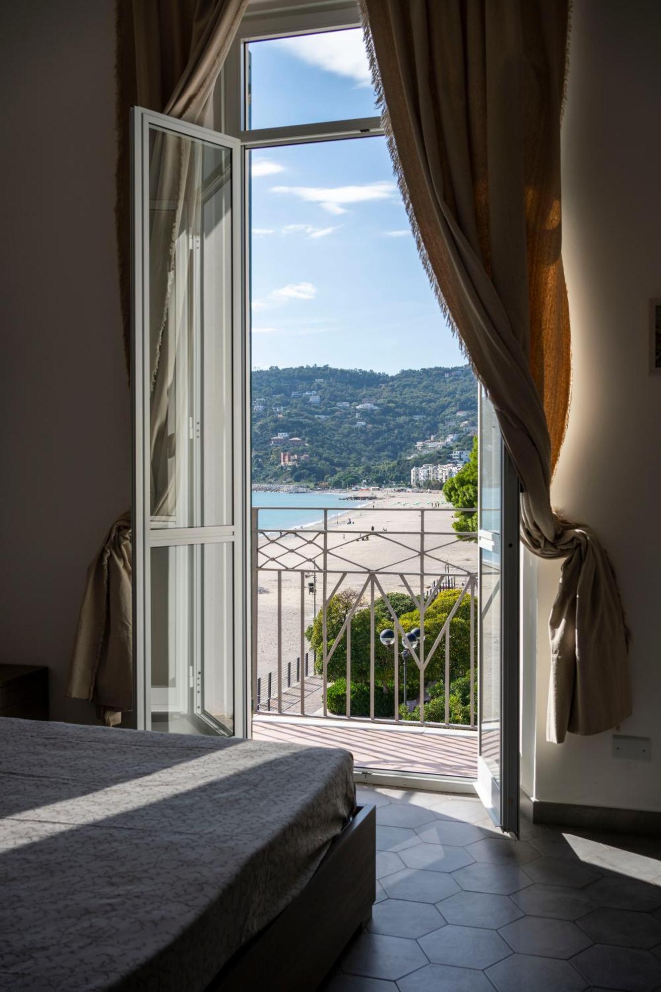 Hotel Miramare Spotorno Eksteriør bilde