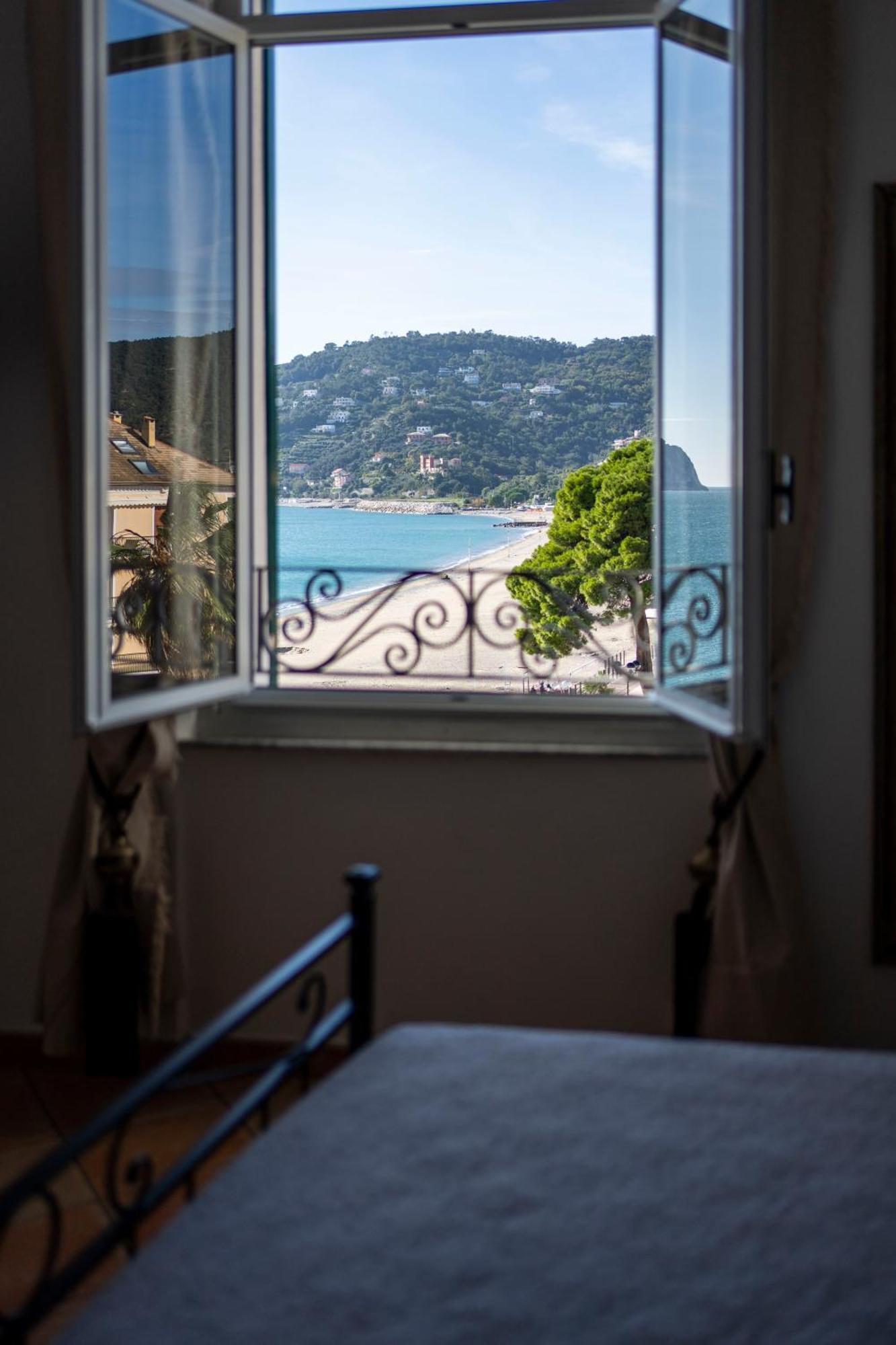 Hotel Miramare Spotorno Eksteriør bilde